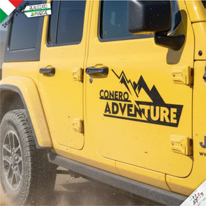Coppia Adesivi Auto Personalizzati Adventure Montagna | Sticker in Vinile Laminato Resistente Intemperie e Lavaggi | Decalcomania con Nome/Associazione