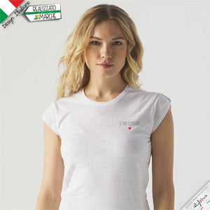 T-shirt piccolo cuore con frase personalizzata